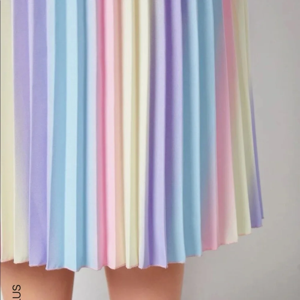 Ombré Pleated Cami Dress - Picture 3 of 8
